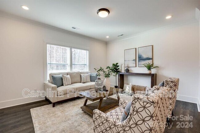 Building Photo - 1233 Eastway Dr