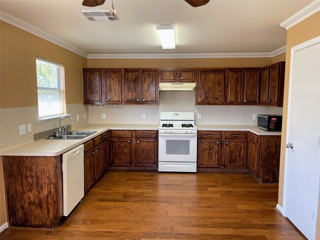 Building Photo - 15303 Kellerwood Dr
