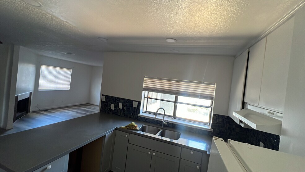Kitchen - 2566 Gareth Cir