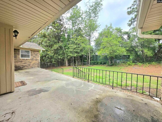 Building Photo - 77 Northlake Rd