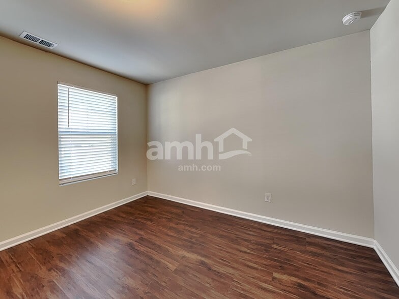 Building Photo - 218 Omega Ct