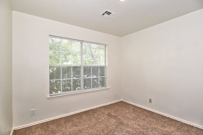 Building Photo - Welcome to your new home in Jenks!