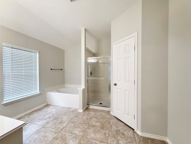 Building Photo - 12404 Shady Brook Dr