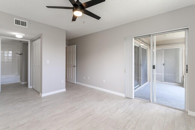 Building Photo - 2600 S University Dr