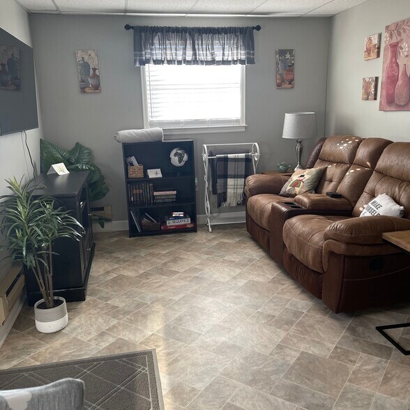 Building Photo - 220 Pearson Dr