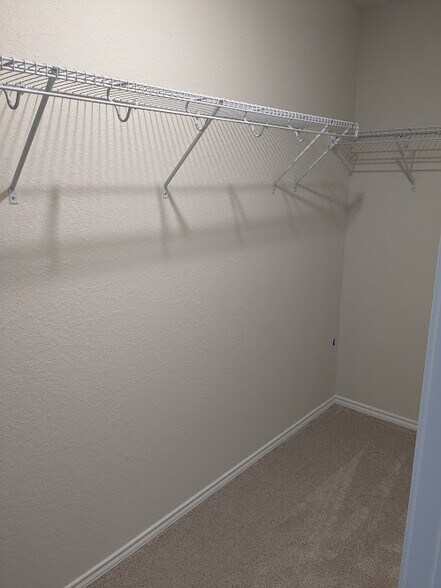 Master closet - 6826 Turnpike