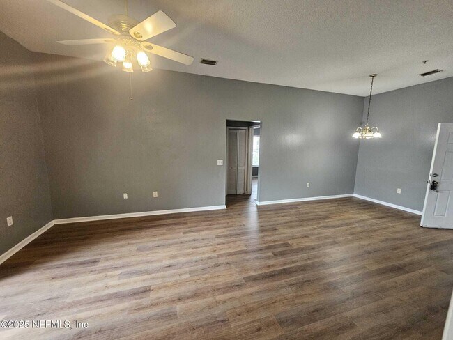 Building Photo - 6069 Maggies Cir