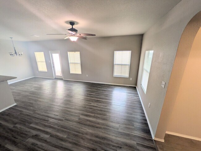Building Photo - 5826 Grandwood Dr