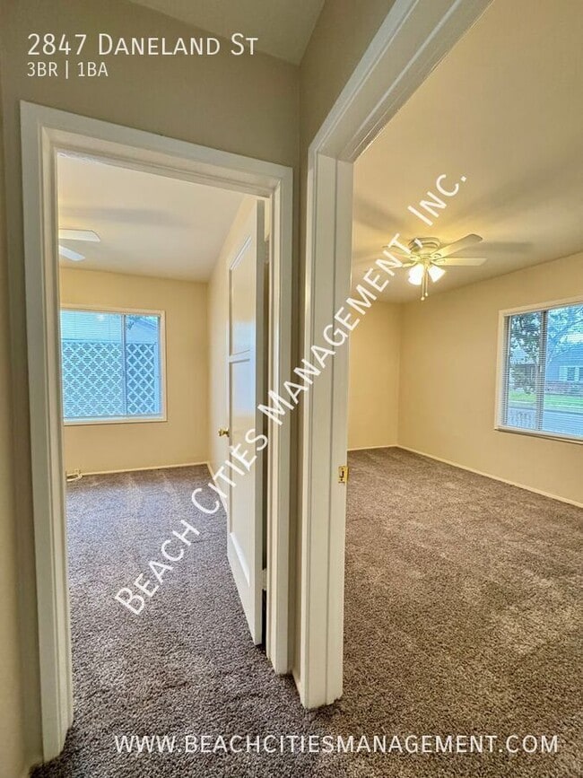 Building Photo - 2847 Daneland St