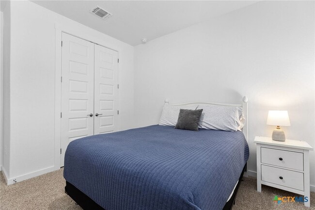 Building Photo - 2132 Magnolia Hl Dr