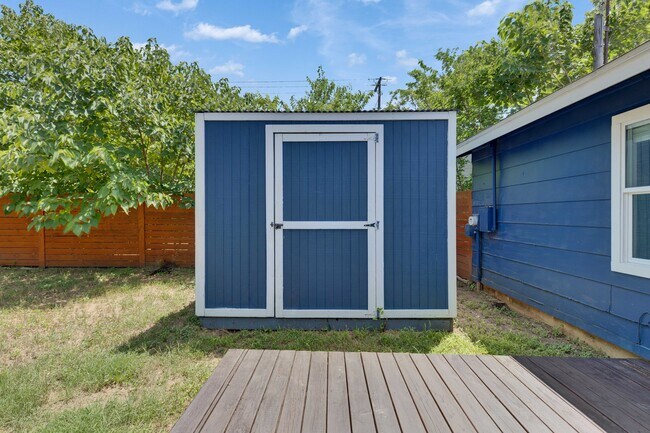 Building Photo - 7107 Cherry Meadow Dr