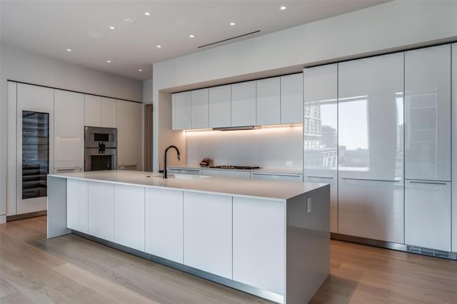 Building Photo - 1747 Leonard St