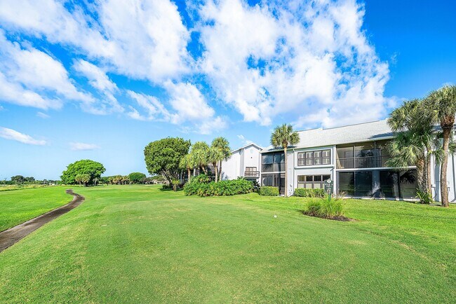 Building Photo - 5054 Golfview Ct