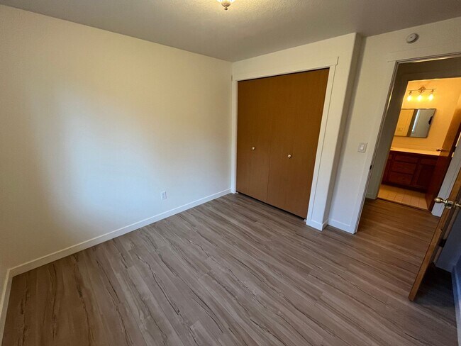 Building Photo - 3 Bed/2 Bath Single Level Home in NE Bend - Near St. Charles