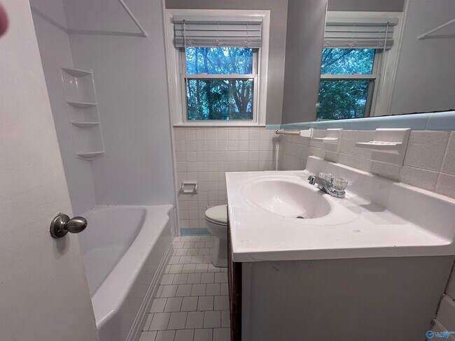 Building Photo - 3304 Caywood Dr NW