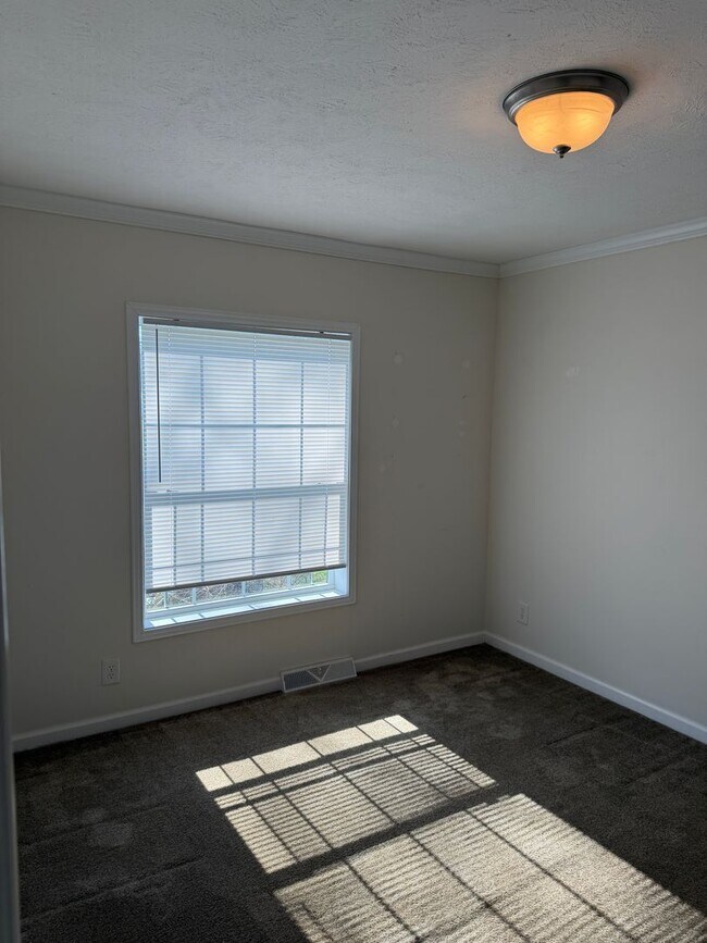 Building Photo - 5774 Glatfelters Station Rd