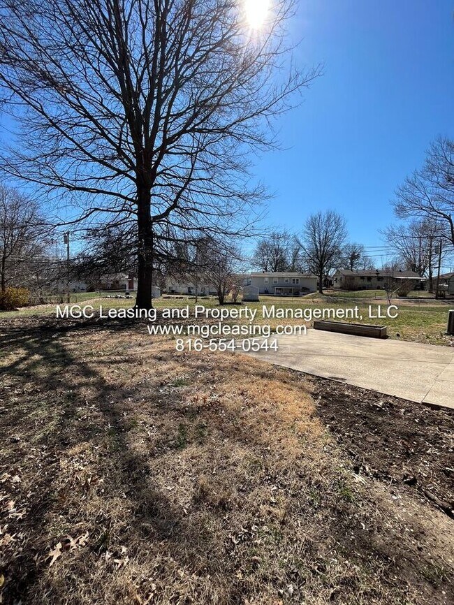 Building Photo - Leave Behind Apartment Living With This Ra...