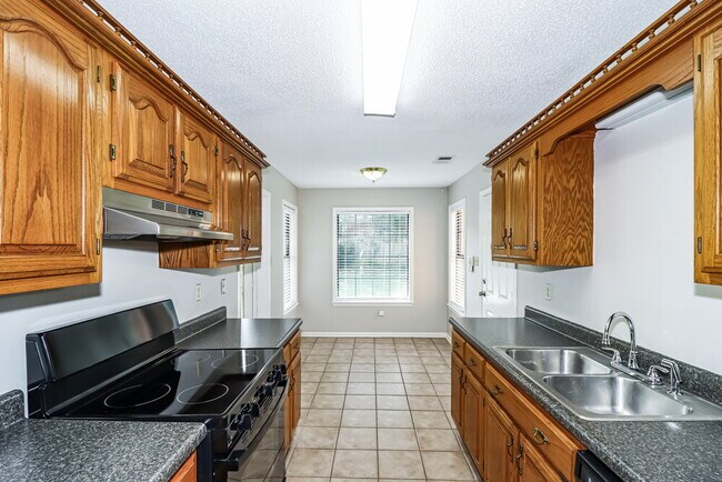 Building Photo - 6487 Tarus Dr