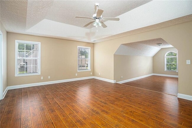 Building Photo - 1098 Fountain Lakes Ct