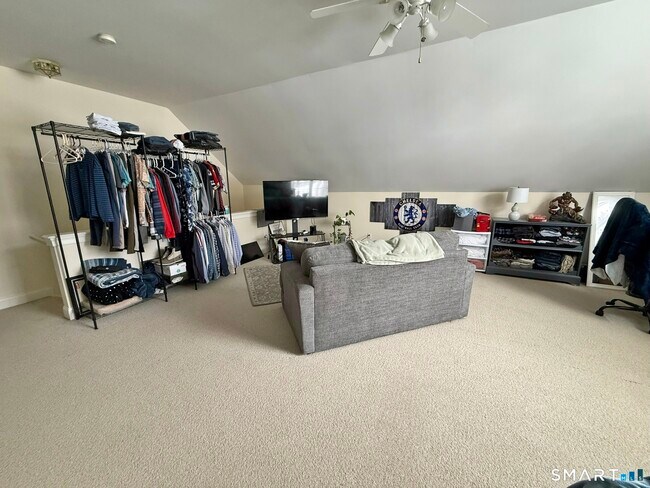 Building Photo - 490 Wolf Run