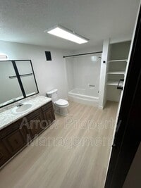 Building Photo - 207 E Arbor Ave