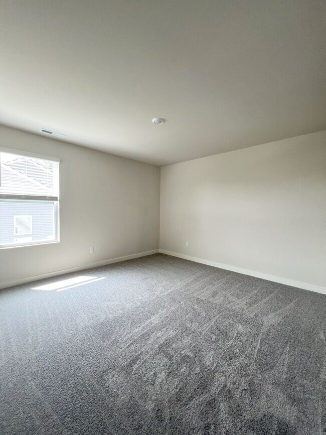 Building Photo - New Construction--Gorgeous and Move-In Ready!