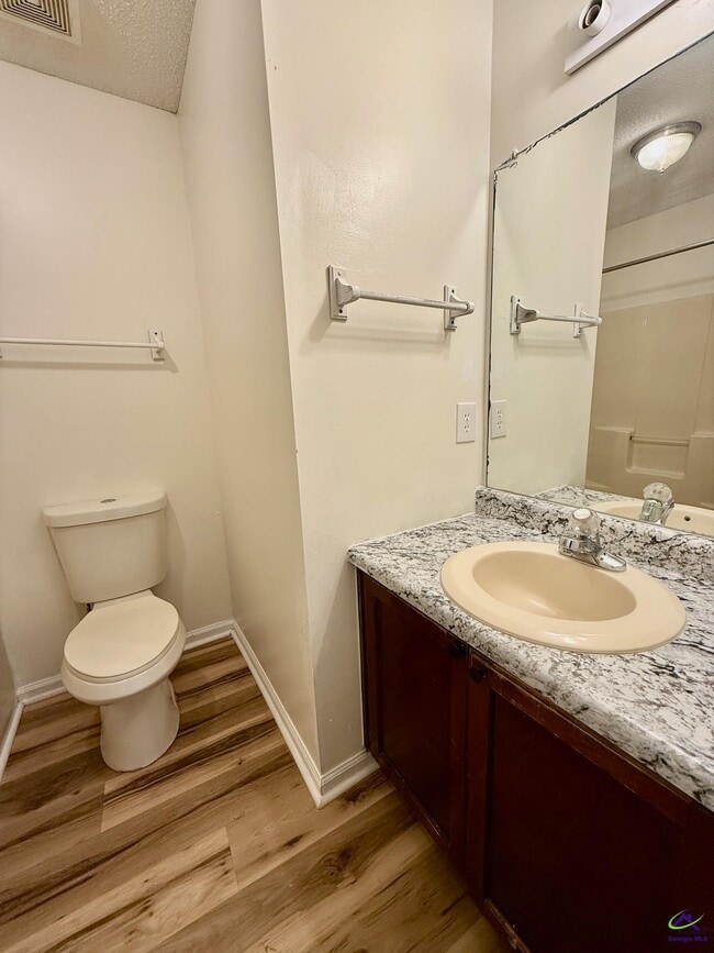 Building Photo - 126 Kensington Cir