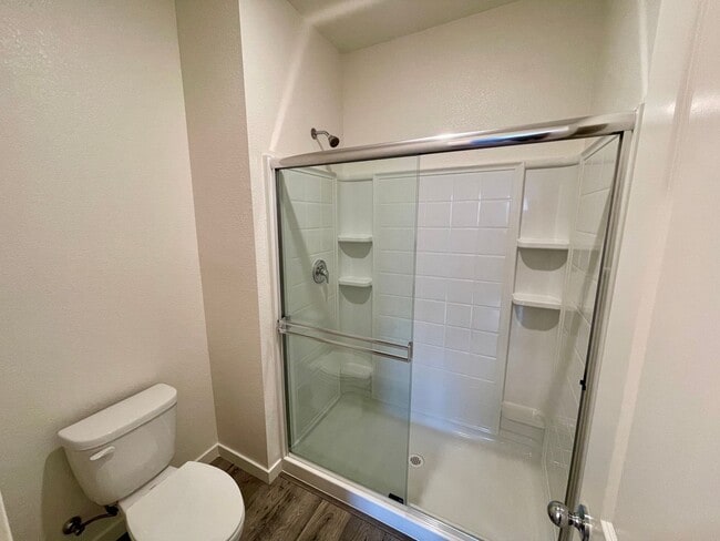 Building Photo - 754 Tamarack Ct