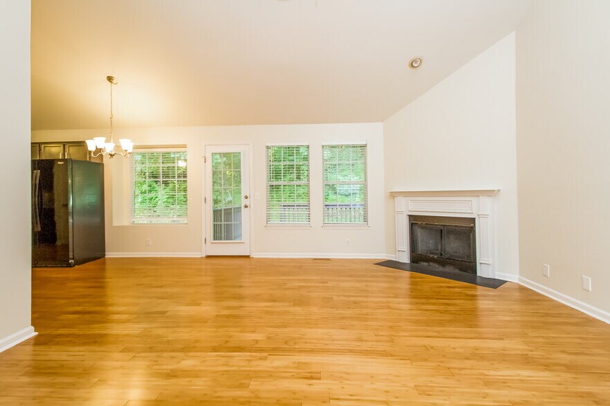 Building Photo - 5036 Countryside Dr