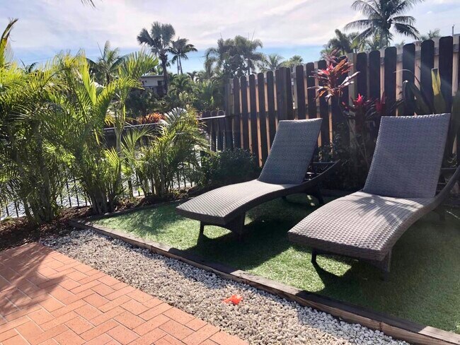 Building Photo - 2164 NE 27th Dr