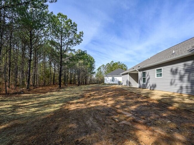 Building Photo - $1775! 3 bed/2 bath Hueytown home! Tour now!