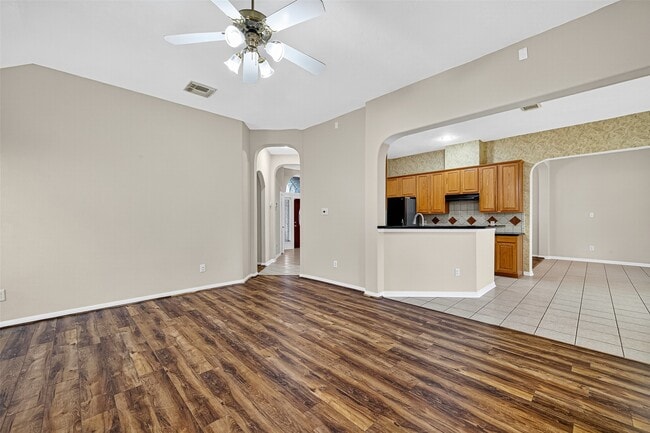 Building Photo - 4014 Shoreview Ln