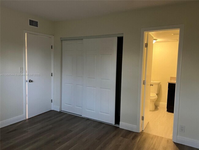 Building Photo - 11635 Royal Palm Blvd