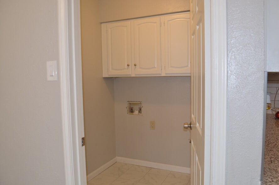 Building Photo - 13333 Fall Manor Dr