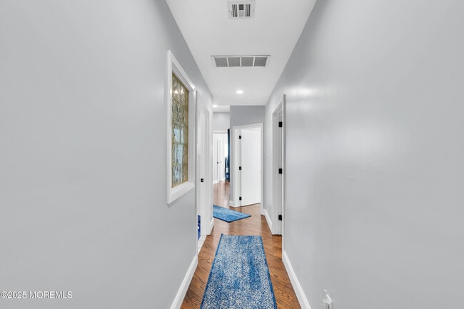 Building Photo - 401 Overlook Dr