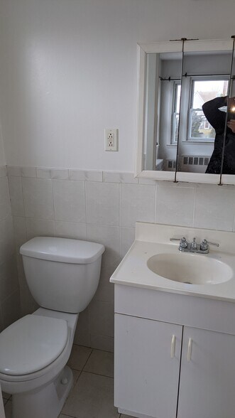 Building Photo - 16619 25th Ave