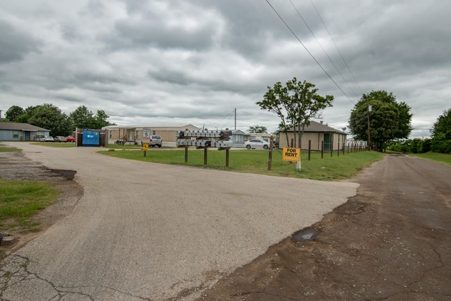 Building Photo - Stewart Place Estates