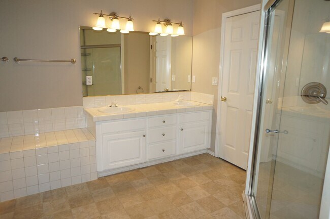 Building Photo - NW Portland Forest Heights Beauty. Flat backyard!