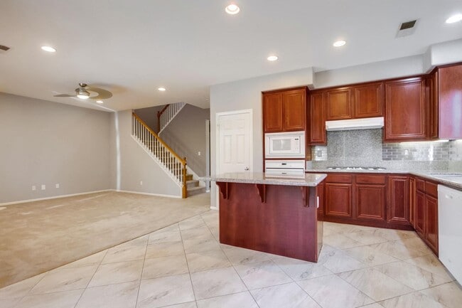 Building Photo - Beautiful 5 bedroom home in highly desired Carlsbad neighborhood