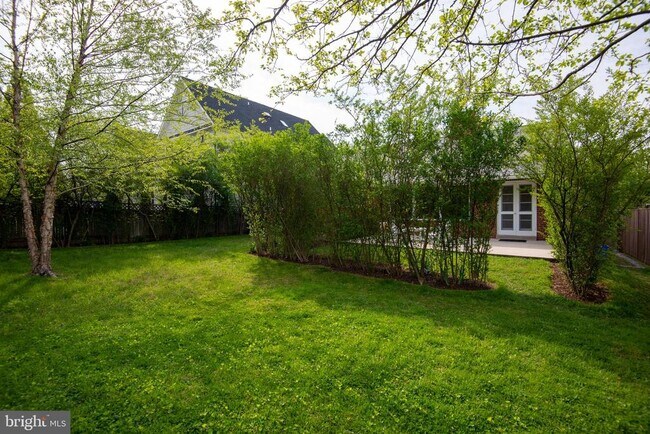 Building Photo - 5107 Bradley Blvd