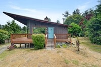 Building Photo - 3612 Seabreeze Ave