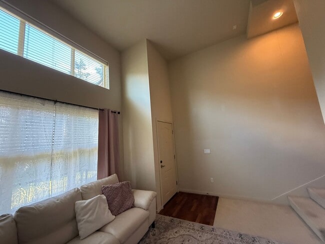 Building Photo - Experience Comfortable Living at The Camde...