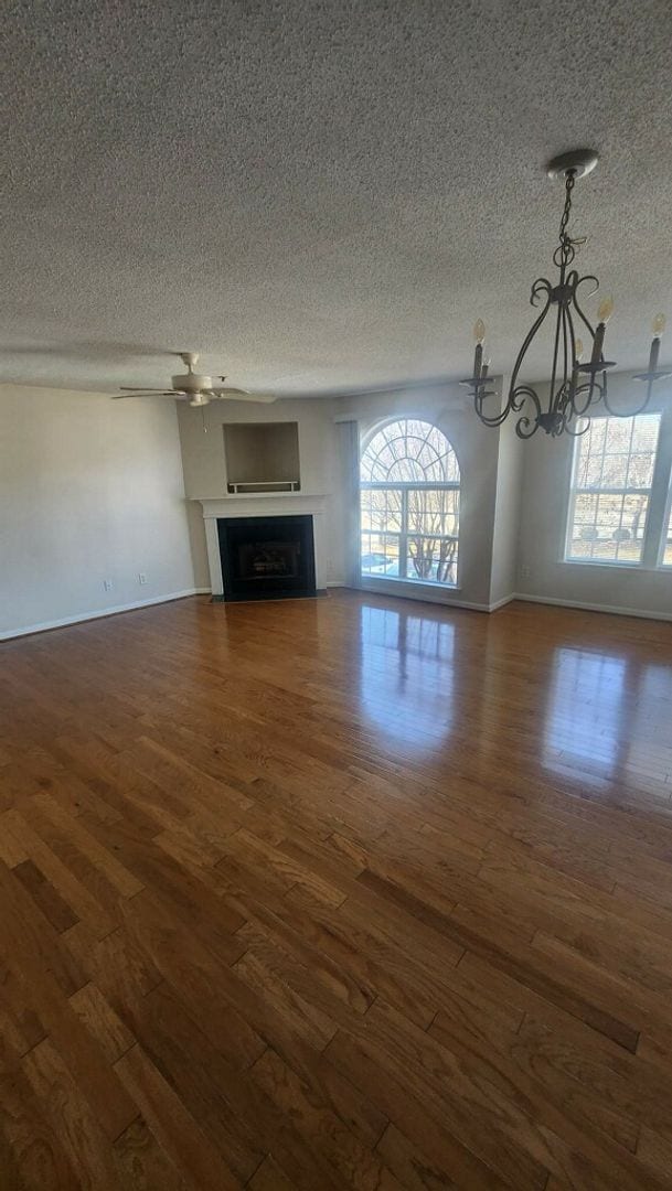Building Photo - ****** $200 OFF FIRST FULL MONTH OF RENT ******