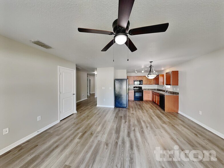 Building Photo - 8397 Coral St