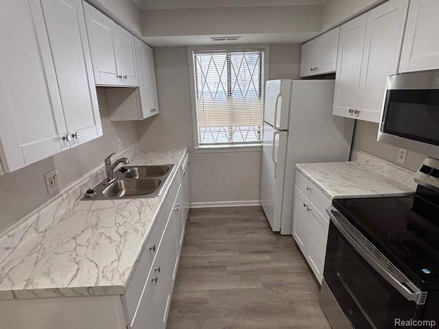 Building Photo - 250 E Thirteen Mile Rd