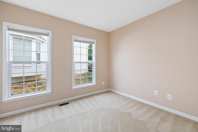 Building Photo - 9036 Woodpecker Ct