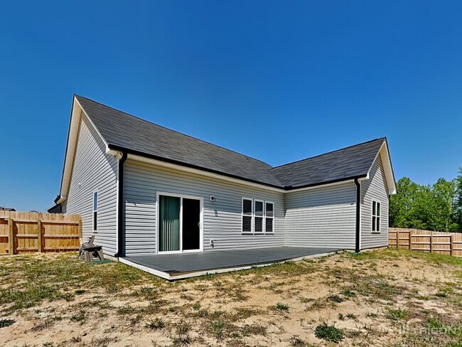 Building Photo - 122 Carissa Dr