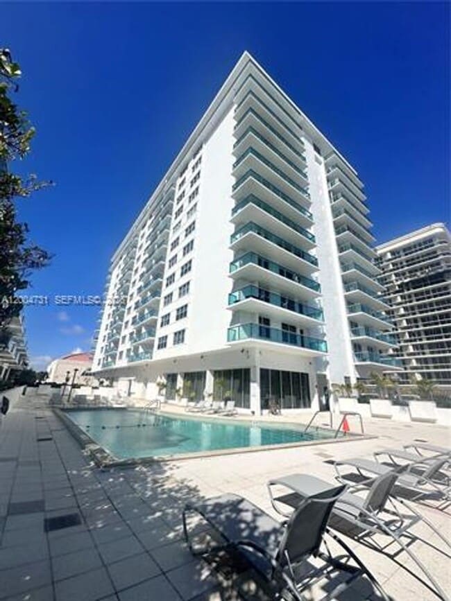 Building Photo - 9511 Collins Ave