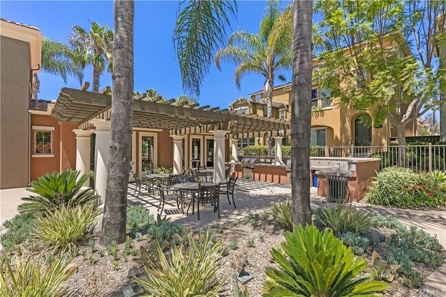 Building Photo - 1863 Hazel Ct