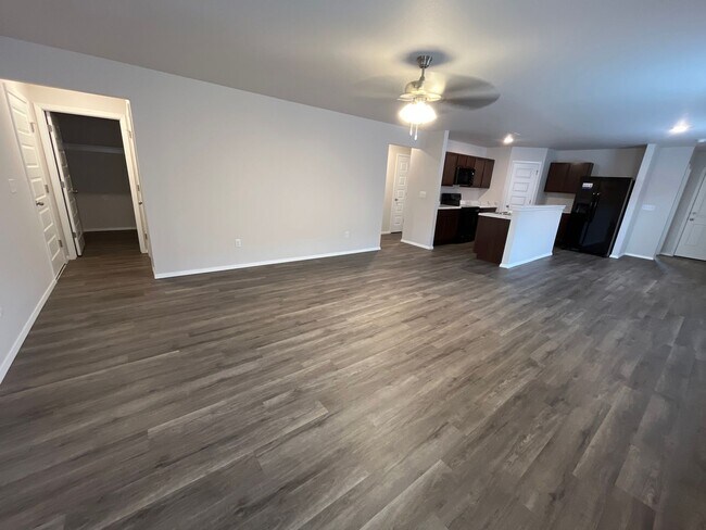 Building Photo - 3085 Vail Ave